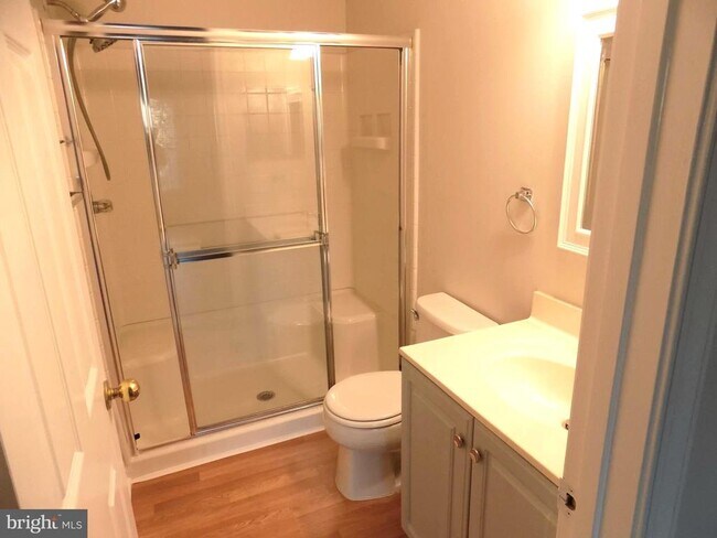 Building Photo - 2056 Quaker Way