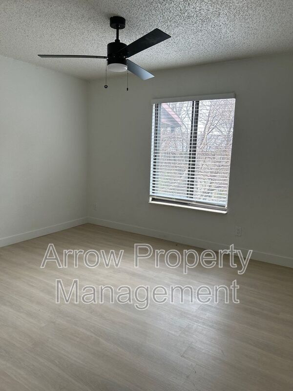 Building Photo - 205 E Arbor Ave
