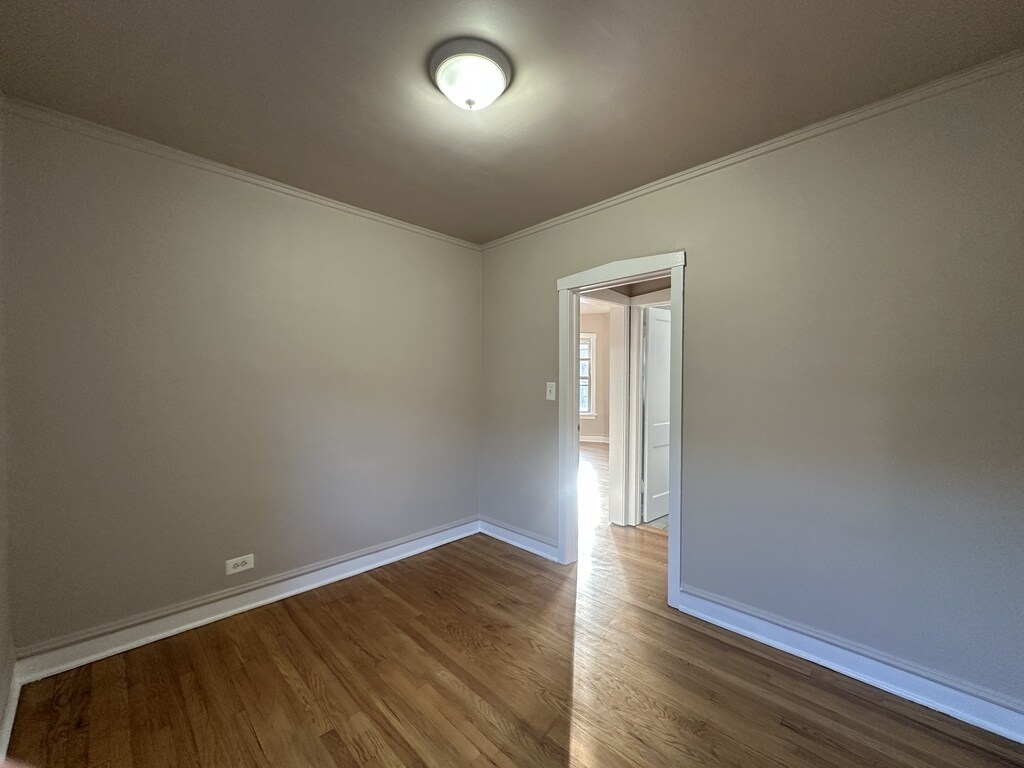 Building Photo - 4027 W Melrose St