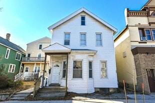 Building Photo - 1685 N Franklin Pl