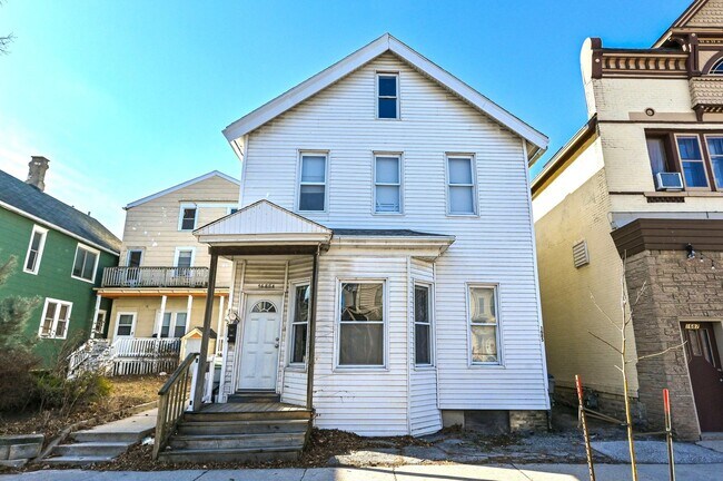 Building Photo - 1685 N Franklin Pl