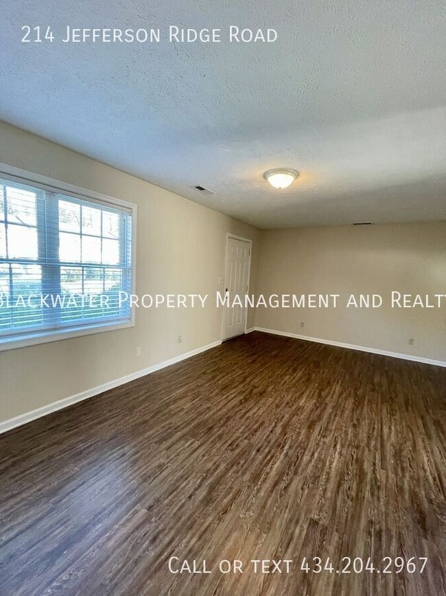 Building Photo - 214 Jefferson Ridge Rd