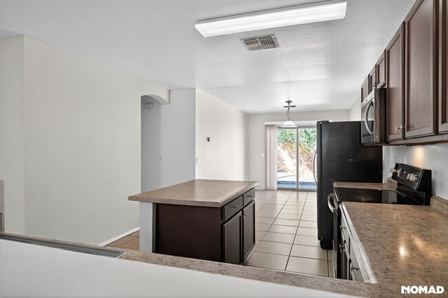 Building Photo - 2230 N 94th Ln