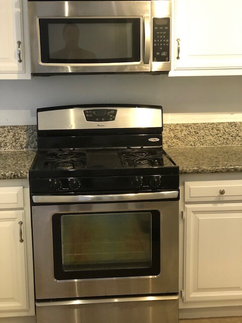 Building Photo - 3944 Edgemoor Way