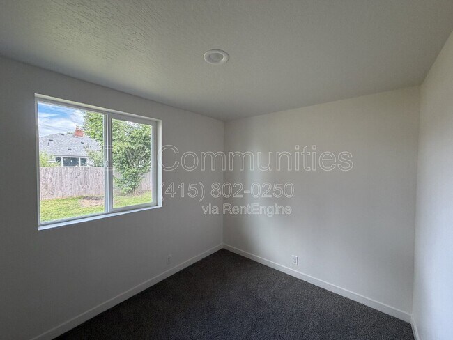 Building Photo - 1246 Hughes St