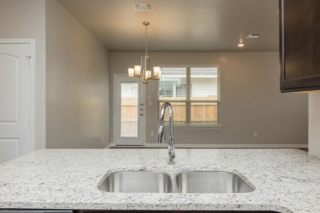 Building Photo - Beautifully designed and thoughtfully maintained duplex