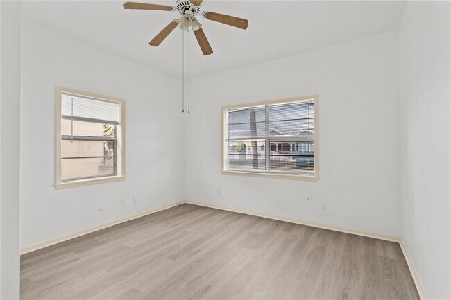 Primary Photo - 1521 Avenue O