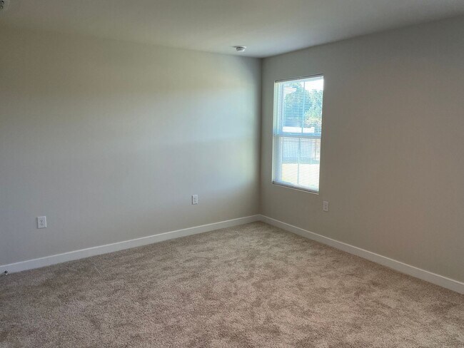 Building Photo - 3 Bedroom 2 Bath Home in Middle Creek Village in Bolivia, NC