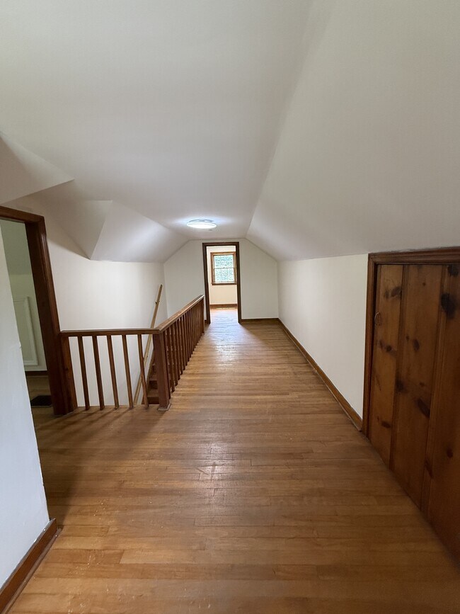 Building Photo - 312 N Chilhowee Dr