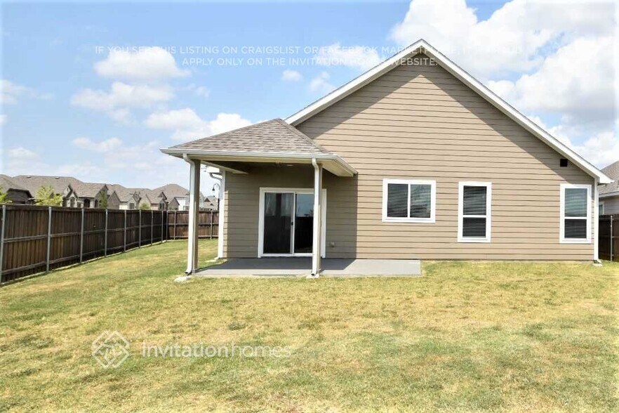 Building Photo - 2106 Slow Stream Dr