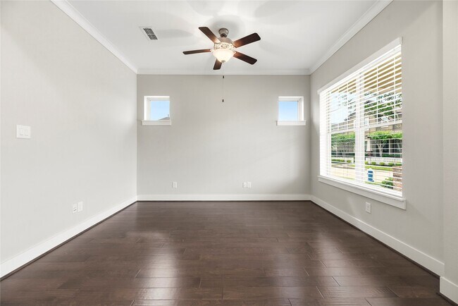 Building Photo - 18423 Blue Hollow Heights Dr