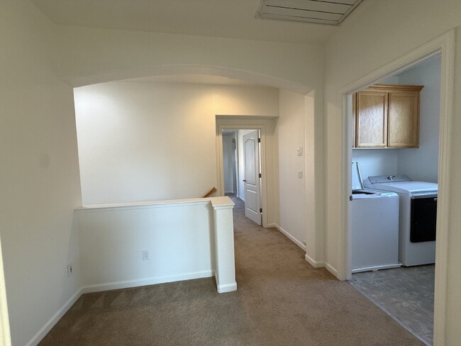 Building Photo - 3 Bedroom 3 Bath Beauty in West Sacramento!