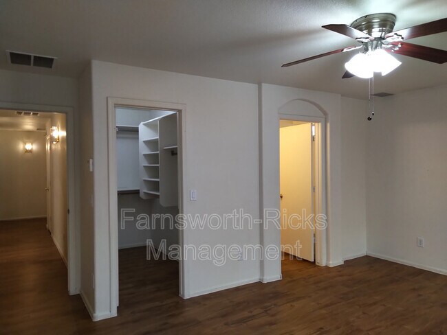 Building Photo - 11506 E Persimmon Ave