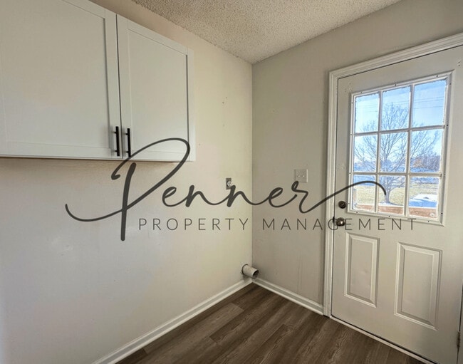 Building Photo - 105 SW 20th St