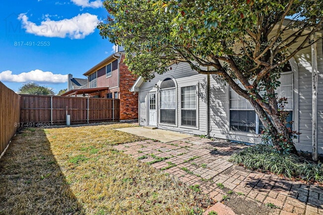 Building Photo - 2119 Amherst Dr