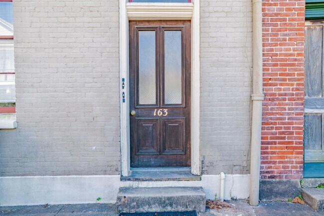 Building Photo - 163 State St