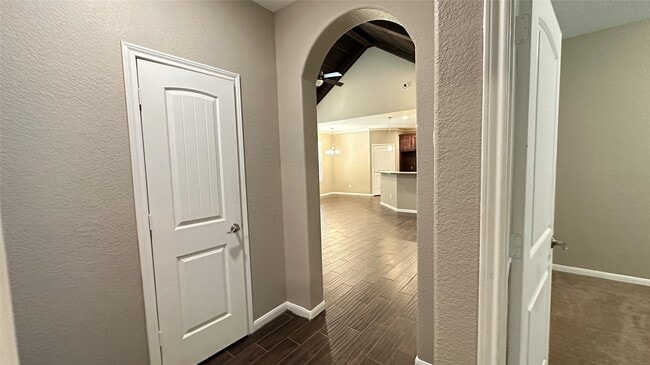 Building Photo - 25221 Armagh Rd