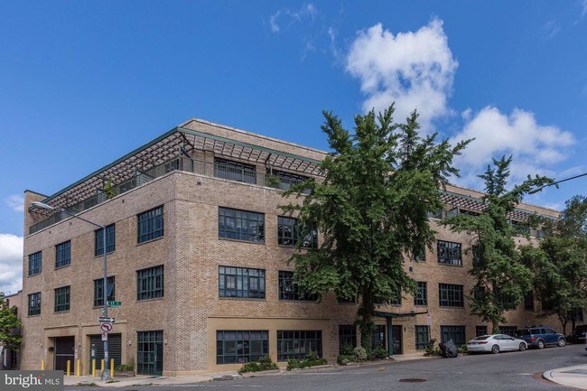 Building Photo - 1701 Kalorama Rd NW