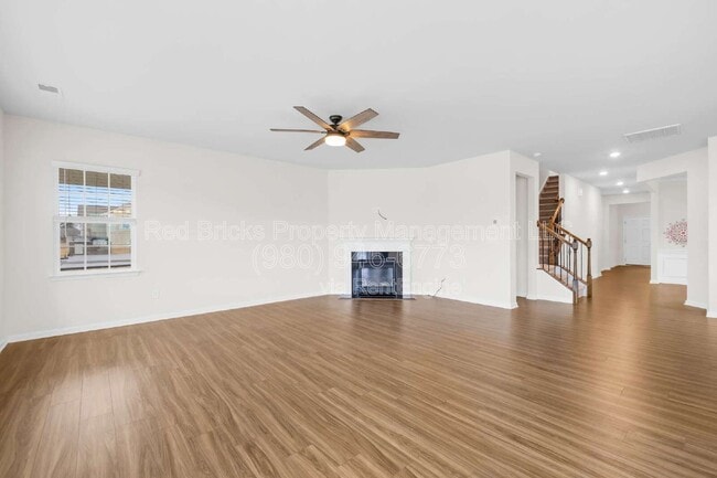 Building Photo - 2207 Restina Dr
