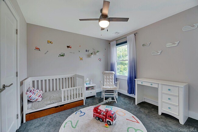 Building Photo - 450 Sterling Woods Rd