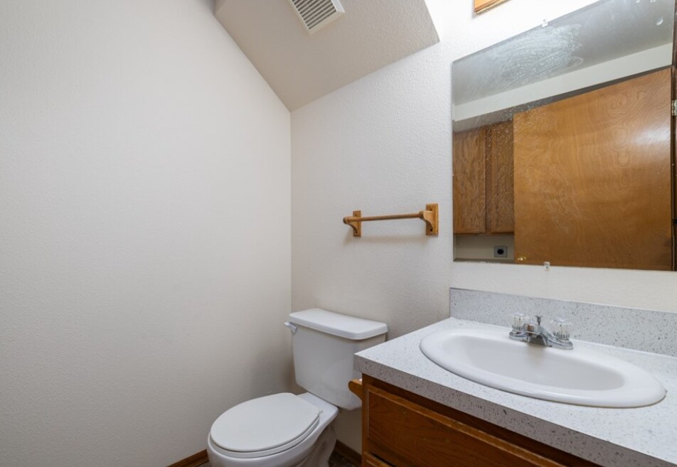 Building Photo - 2306 E Division St