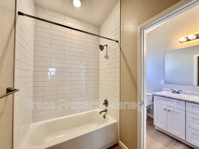 Building Photo - 3451 W 65th Ave