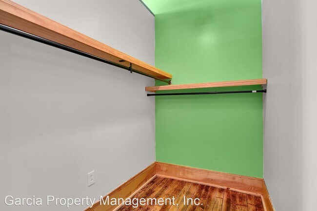 Building Photo - 1 br, 1 bath House - 2034 Lucas #408