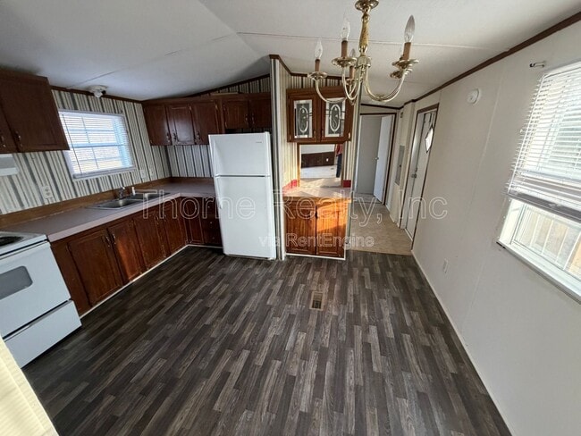 Building Photo - 116 Matts Ln