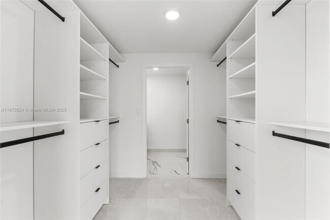 Building Photo - 14530 SW 261st Ter