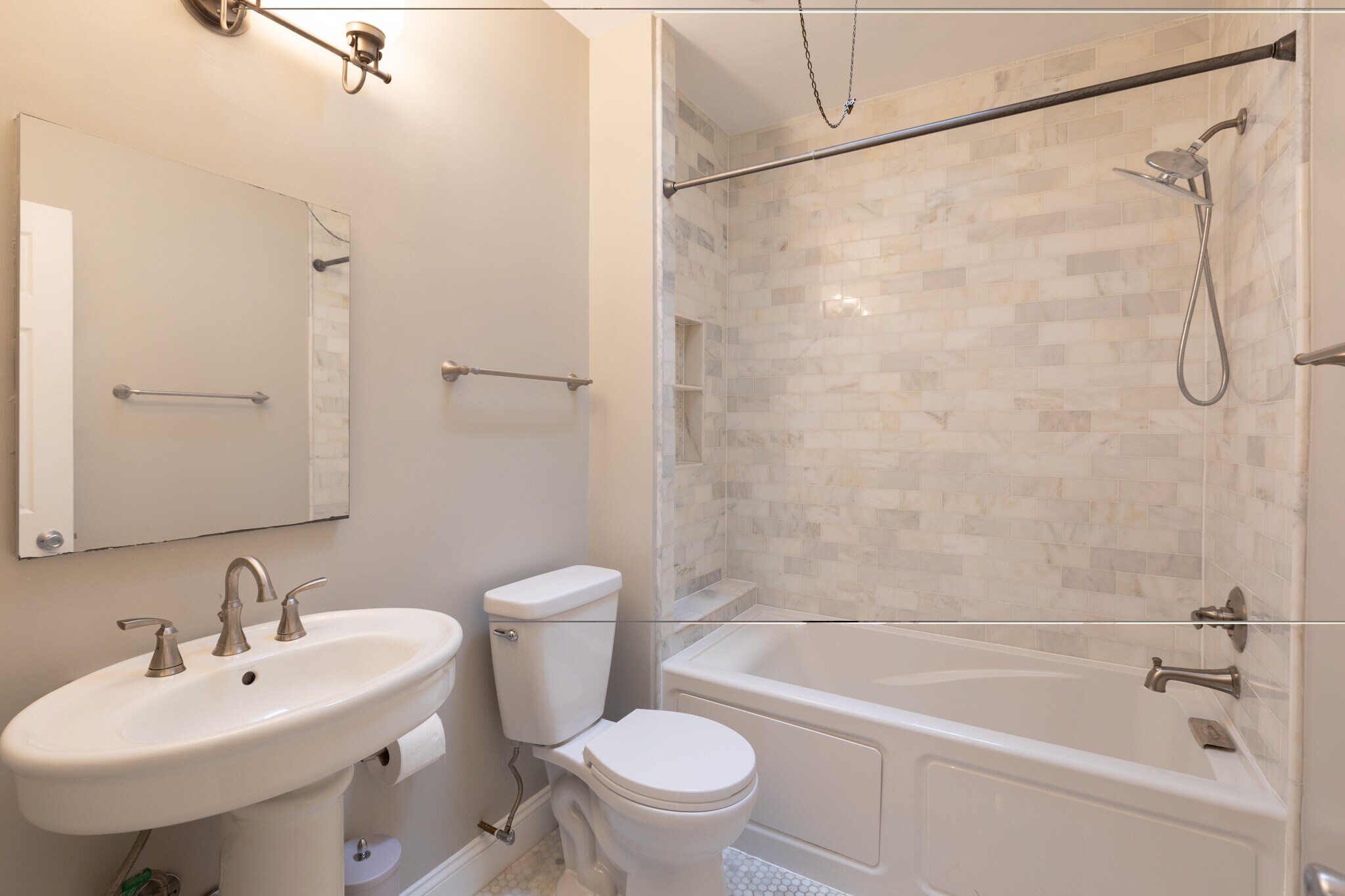 Building Photo - 1234 Owen Pl NE