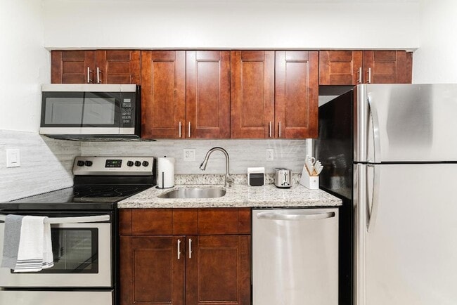 Building Photo - 1800 NW 4th Ave