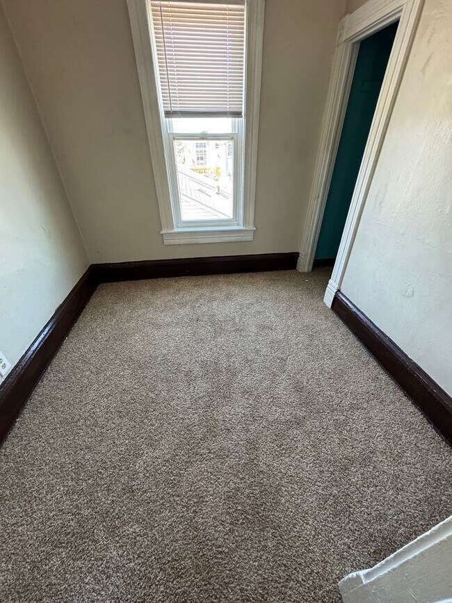 Building Photo - Sunshine