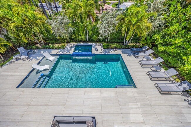 Building Photo - 2001 Marietta Dr