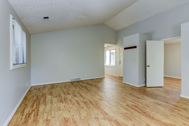 Building Photo - 840 North St