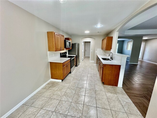 Building Photo - 6 Roessler Ln