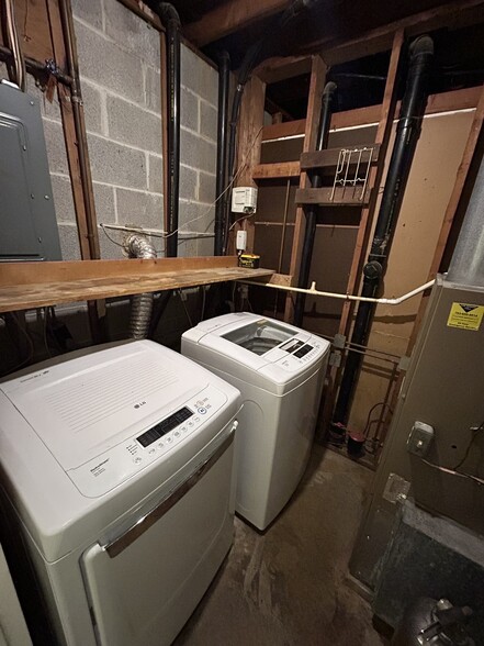 Building Photo - 6278 Occoquan Forest Dr