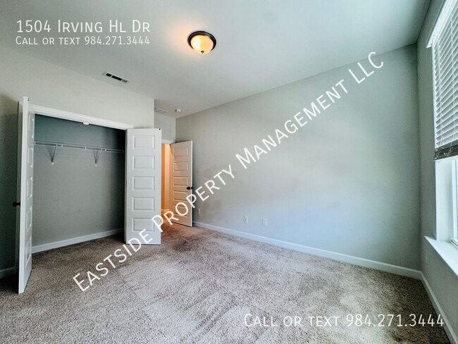 Building Photo - 1504 Irving Hl Dr