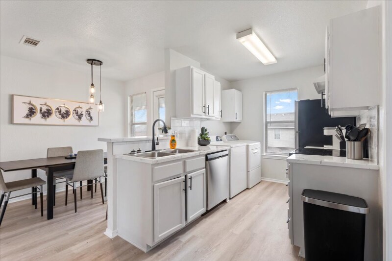 Building Photo - 5810 Redstone Dr