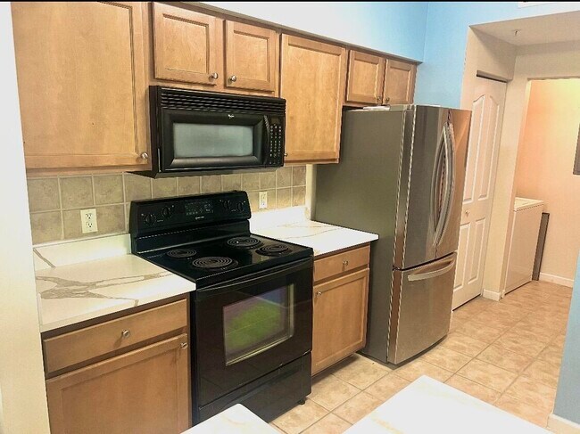 Building Photo - 9857 Baywinds Blvd