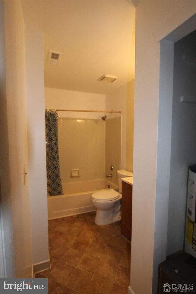 Building Photo - 5310 Ravens Crest Dr