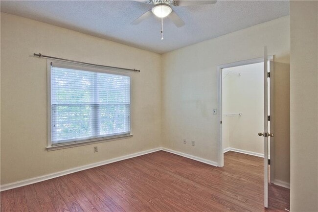 Building Photo - 8102 Woodland Ln