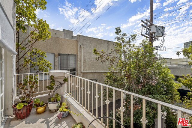 Building Photo - 1725 Glendon Ave
