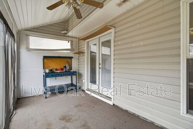 Building Photo - 304 Falling Ln