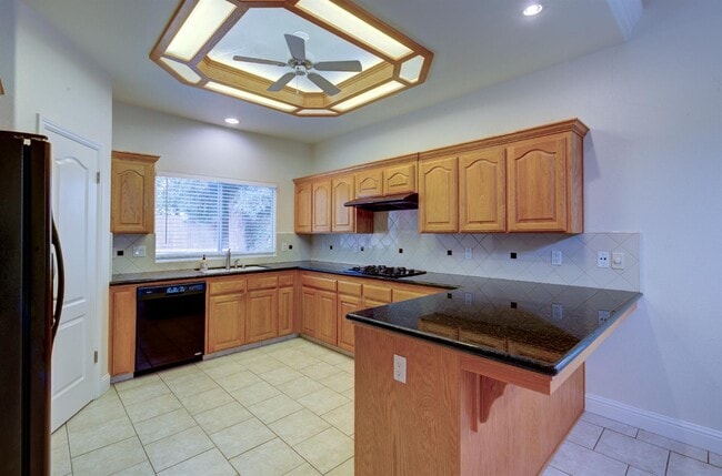 Building Photo - 1824 E Turnberry Ave