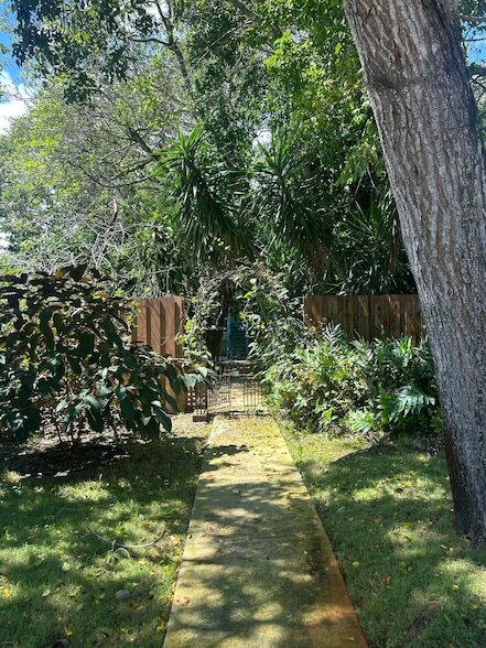 Building Photo - 431 S M St