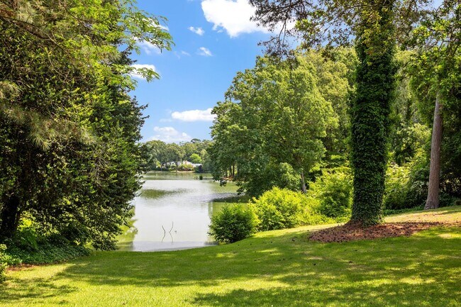 Building Photo - Beautiful brick home on a 1-acre lakefront...