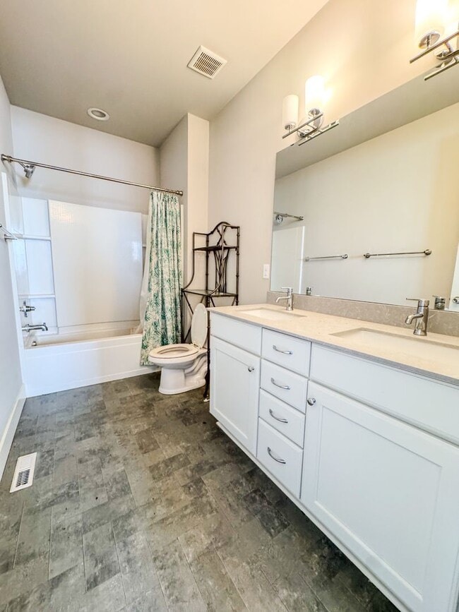 Building Photo - New 4 bed with bedroom and bath on main floor