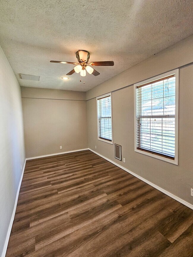 Building Photo - 1257 W Bridgewood Pl
