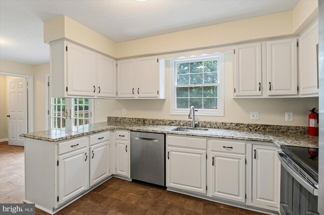 Building Photo - 9708 Locust Hill Dr