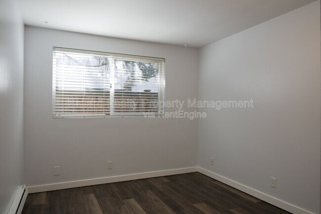 Building Photo - 6116 22nd Ave NW